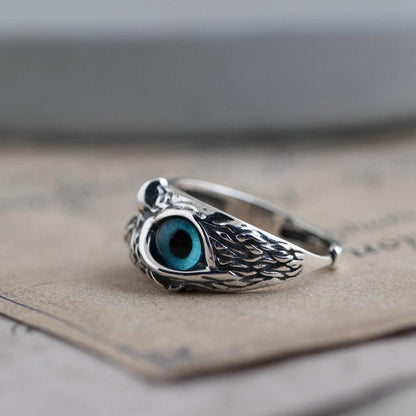 Verstellbarer Ring „Eule des Glücks“ aus Silber und Opal 