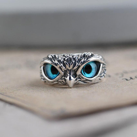Verstellbarer Ring „Eule des Glücks“ aus Silber und Opal 